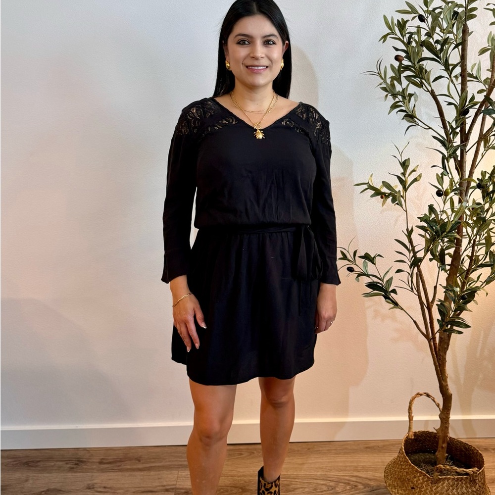 Elegant Black Lace Dress